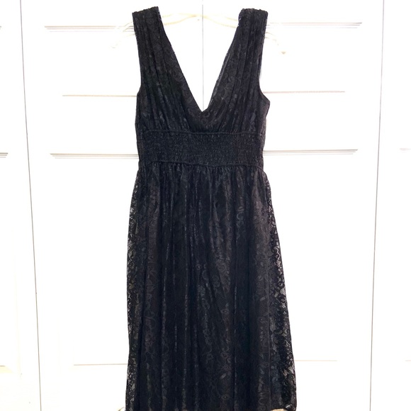 🆕GORGEOUS LACE DRESS TO WEAR YEAR ROUND. SIZE 8. GOING TO LOVE THIS DRESS. - Picture 2 of 6